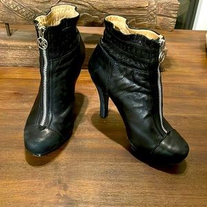 Michael Kors Fulton Zip bootie